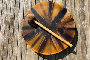 Tambour chamanique - Peau de bison - Diamètre: 45 cm - Livré avec un maillet et une housse de transport