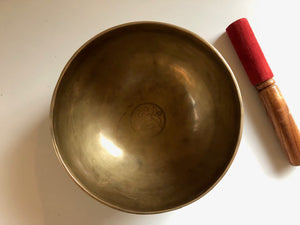 Bol tibétain - 884 grammes - Note: SOL Dièse - Diamètre: 18 cm - Martelé à la main - 7 métaux - Livré avec un maillet