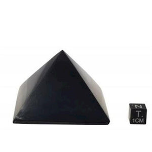 Pyramide en shungite - 5,5 x 5,5 cm