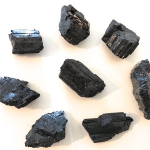 Tourmaline noire - Petites pierres bruts - Longueur: 2 cm